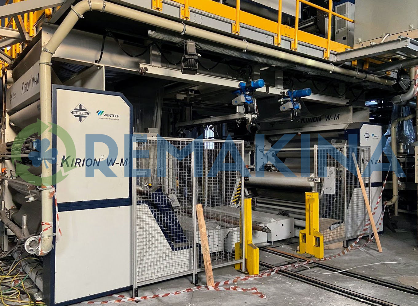 Coextrusión De Film Soplado De 3 Capas Kiefel Kirion 1 Doble rebobinador automático Kiefel Kirion W-M en línea de coextrusión de 3 capas.