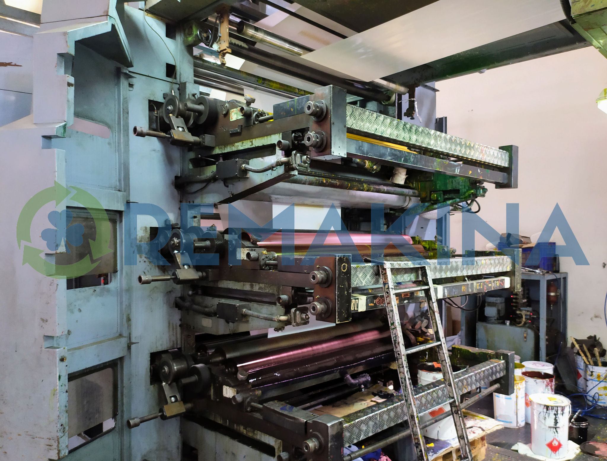 Impresora Stack CMF Beta 4 Cuerpos de impresión de la impresora flexográfica stack CMF Beta 2000 de 6 colores.