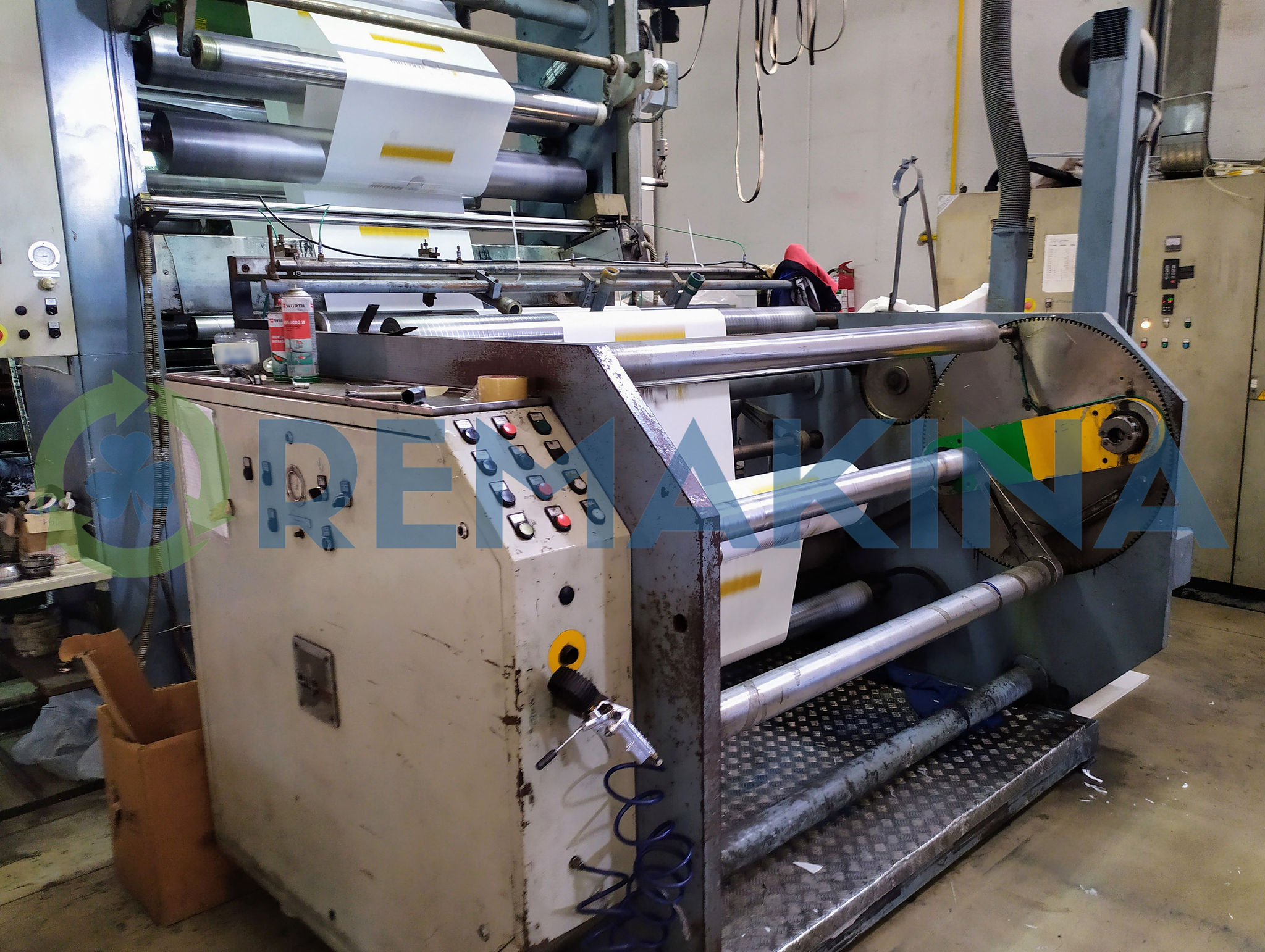 Impresora Stack CMF Beta 2 Rebobinador automático de torreta de la impresora flexográfica CMF Beta 2000.