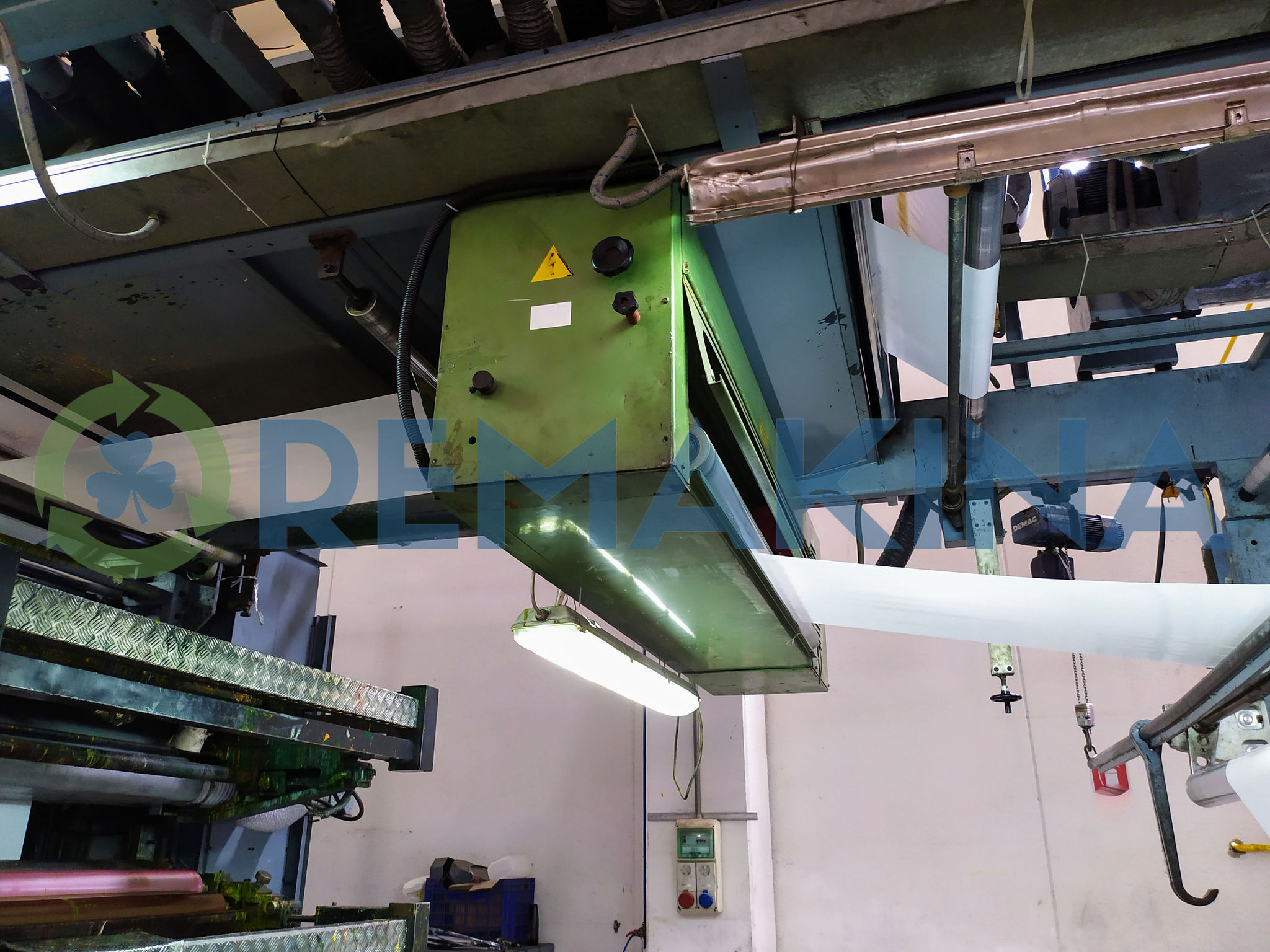 Impresora Stack CMF Beta 5 Sistema de tratamiento corona y paso superior en impresora flexo CMF Beta 2000.